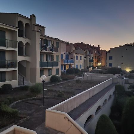 Superbe T2 En Centre Ville Au Calme A Deux Pas Du Marche Cavalaire-sur-Mer Luaran gambar